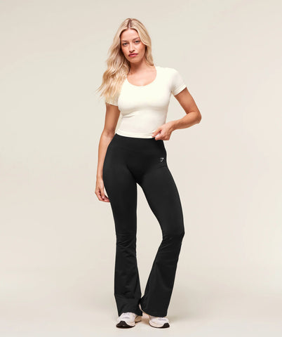 Everyday Seamless Tight Fit Crew Neck Tee