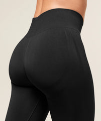Everyday Seamless Flared Legging