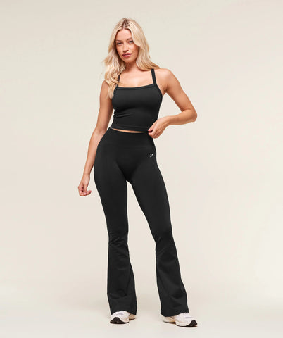 Everyday Seamless Flared Legging